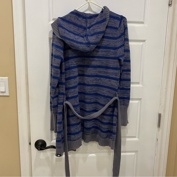 Roxy Cardigan - Picture 2 of 2